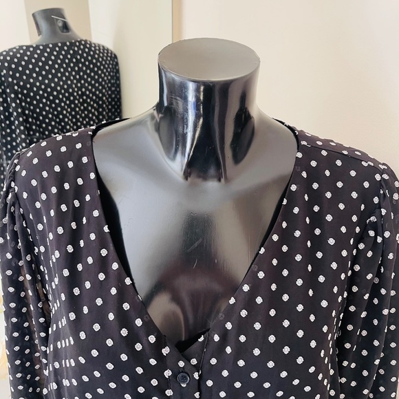 LANE BRYANT Plus Size Top, 1X, black Polka Dot Women Shirt, Blouse, long sleeve - Picture 2 of 5